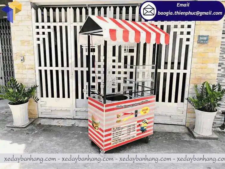 xe bán bánh mì và xôi bằng inox