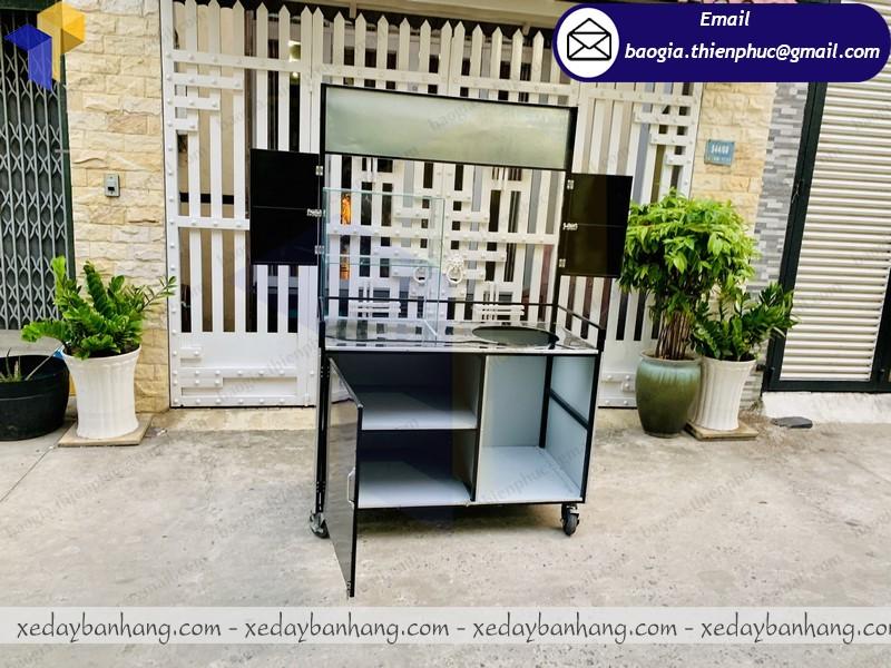tủ sắt lớn bán cua lưu động đẹp