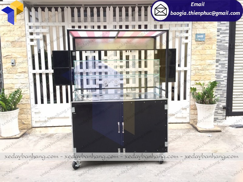 xe đẩy bán thức ăn lưu động