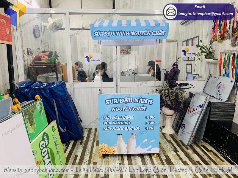 xe bán sữa đậu nành vỉa hè