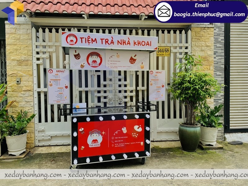 xe cà phê mang đi vỉa hè