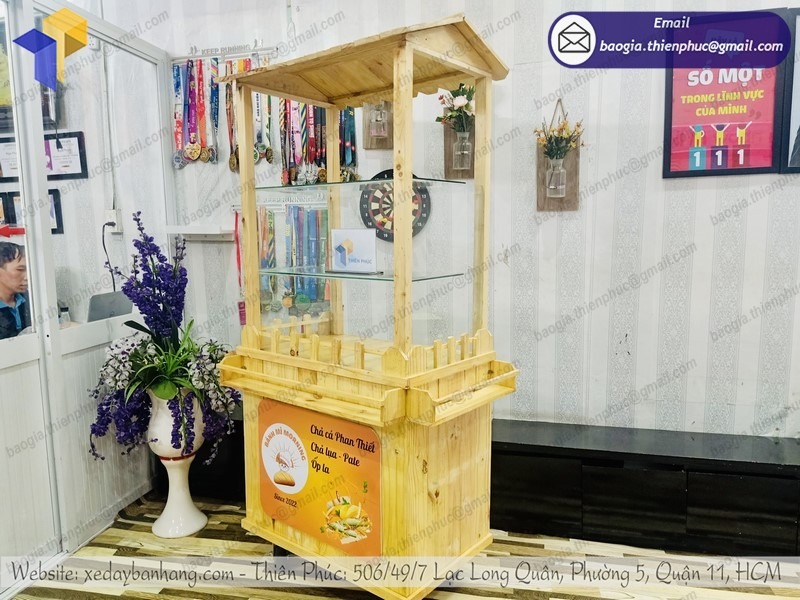 xe đẩy bán bánh mì giá rẻ bằng gỗ