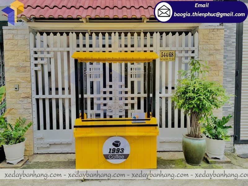 xe gỗ bán cà phê vỉa hè