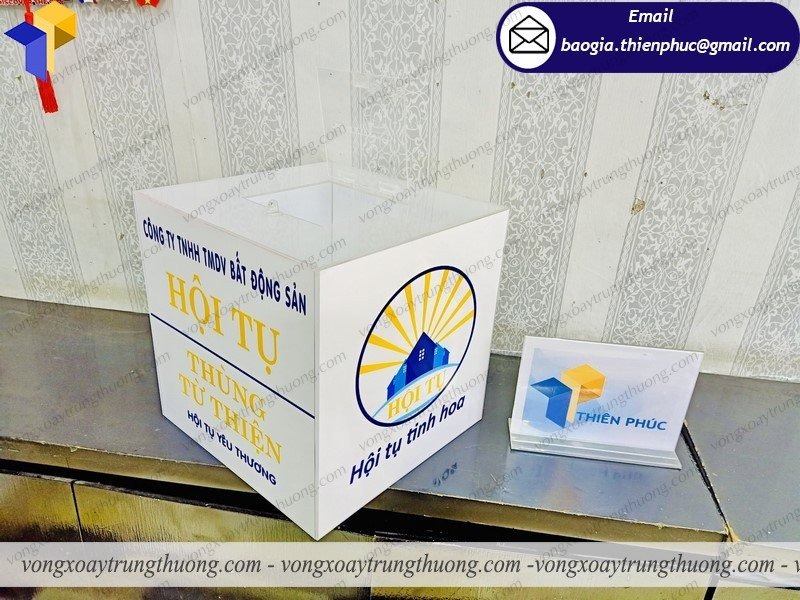 xưởng đóng hộp tiền từ thiện bằng mica