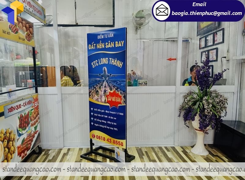 xưởng đóng standee khung sắt lắp ráp