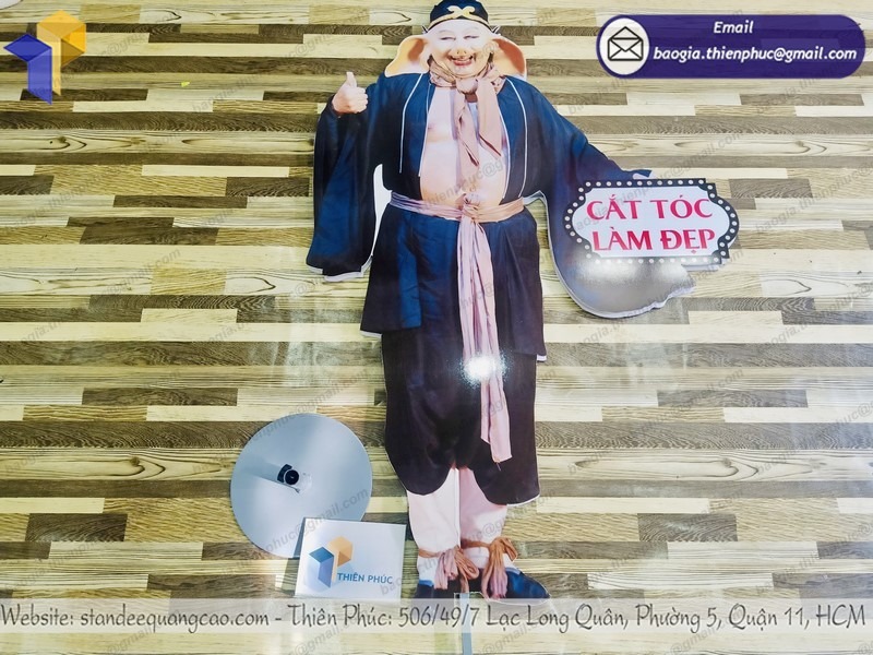 xưởng đóng standee nhân vật quảng cáo