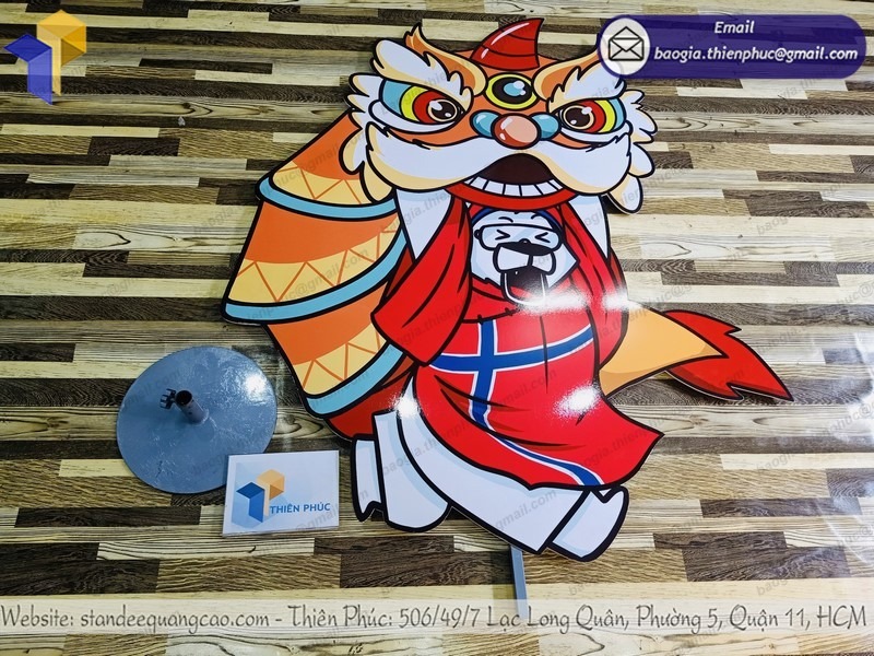 xưởng làm standee nhân vật quảng cáo