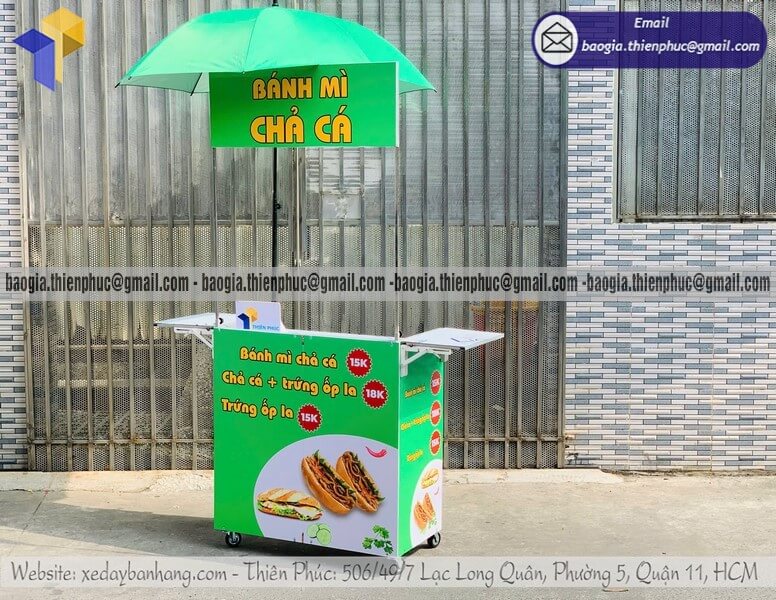 Xưởng sản xuất quầy bán bánh mì lắp ráp có thêm dù che phục vụ lưu động bán bánh mì mỗi ngày